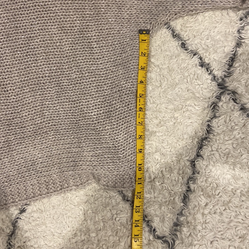 Sweater - Picture 8 of 11